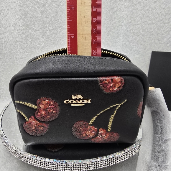 Coach Pouch Wristlet Black Smooth Leather With Cherry Print Zip Closure - Picture 7 of 16